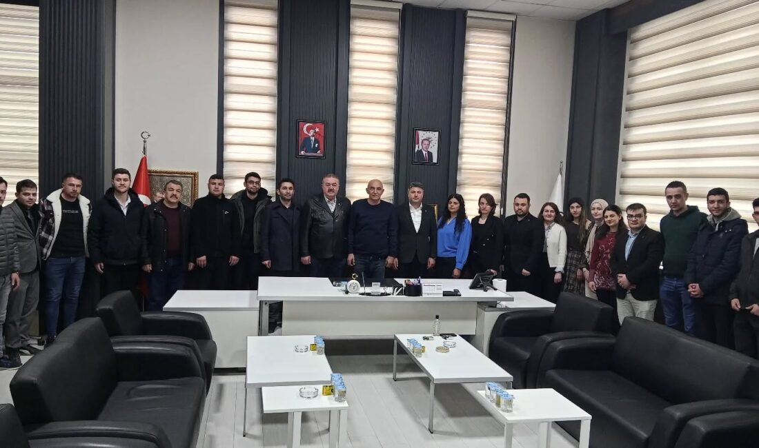 Afyonkarahisar Ticaret Borsası yönetimi, Ramazan Bayramı dolayısıyla kurum personeliyle bir