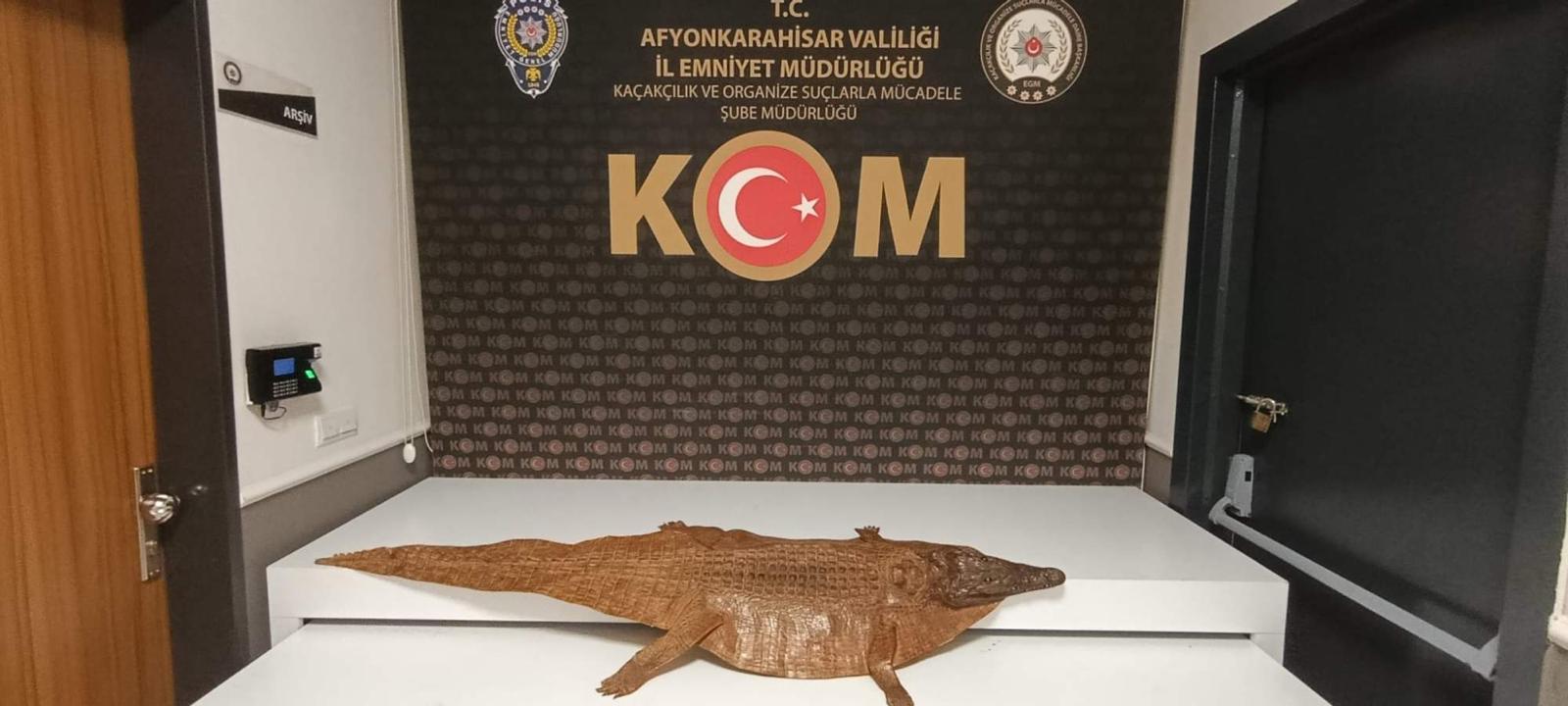 Afyonkarahisar İl Emniyet Müdürlüğü ekipleri, kaçakçılıkla mücadele kapsamında yürüttüğü çalışmalarını
