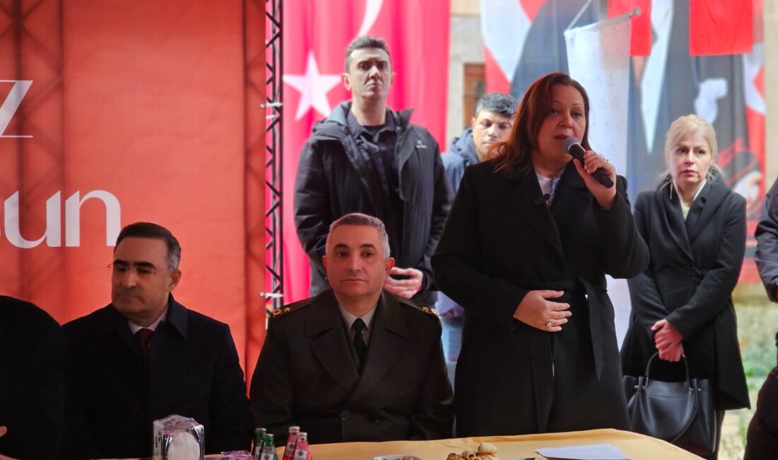 Afyonkarahisar'da Ramazan Bayramı dolayısıyla düzenlenen geleneksel bayramlaşma töreni, Taş Medrese’de