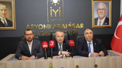 İYİ Parti Afyonkarahisar İl Başkanlığı tarafından düzenlenen bayramlaşma programı, yoğun
