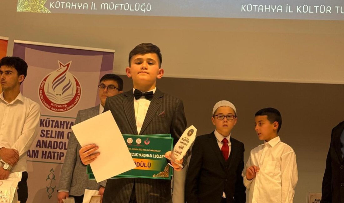 Afyonkarahisarlı hafızlık öğrencisi Muharrem Ufkum Koç, Kütahya’da düzenlenen Genç Sadâ Hafızlık