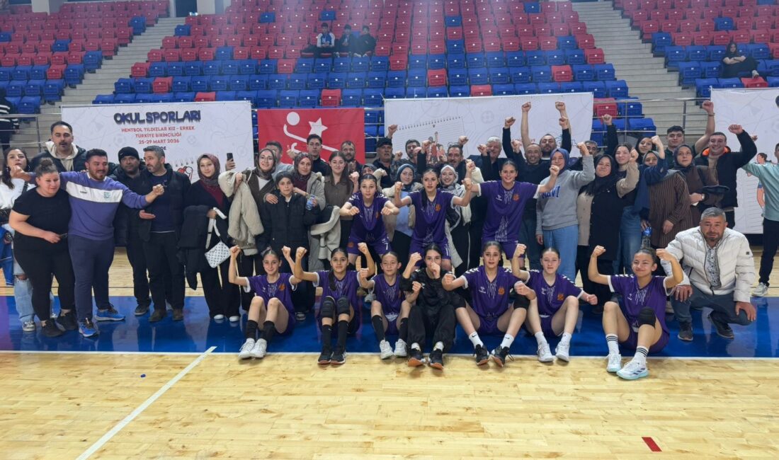 Niğde’de düzenlenen Okul Sporları Hentbol Yıldız Kızlar Türkiye Şampiyonası’nda Afyonkarahisar