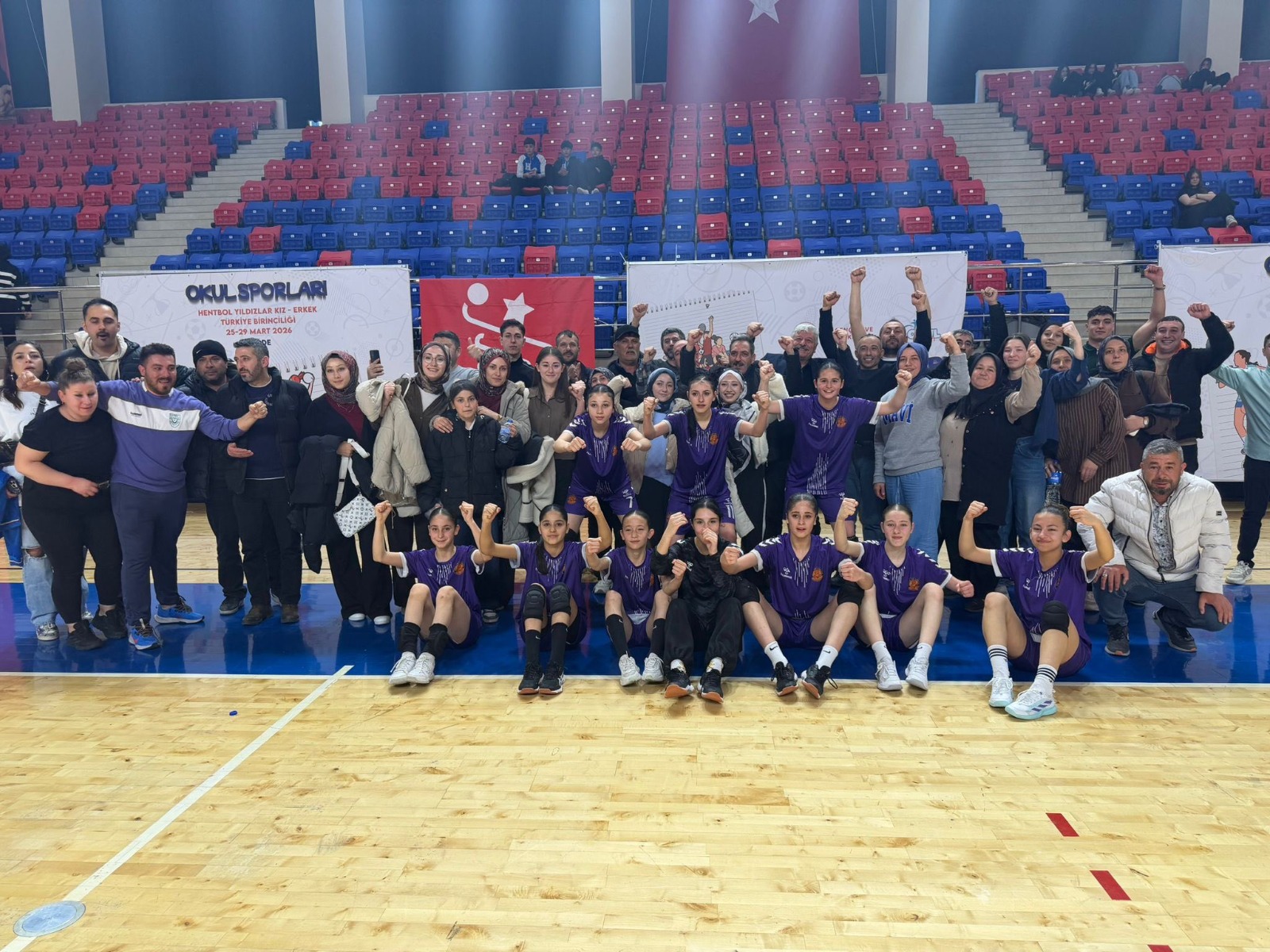 Niğde’de düzenlenen Okul Sporları Hentbol Yıldız Kızlar Türkiye Şampiyonası’nda Afyonkarahisar