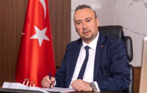 Yolsuzluk iddiaları kapsamında yürütülen soruşturma çerçevesinde tutuklanan Özkan Yalım hakkında