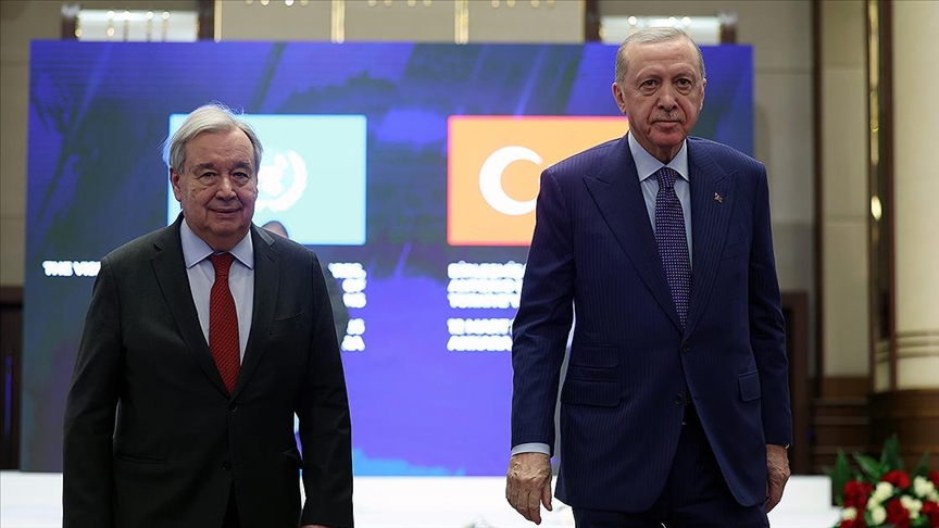 Cumhurbaşkanı Erdoğan, "Türkiye olarak coğrafyamızı topyekun felakete sürükleme riski taşıyan