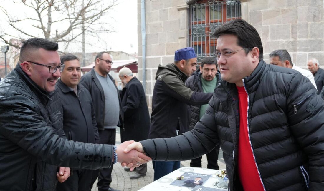 Ramazan Bayramı’nın huzur ve bereketi, Bolvadin Çarşı Camii’nde eda edilen