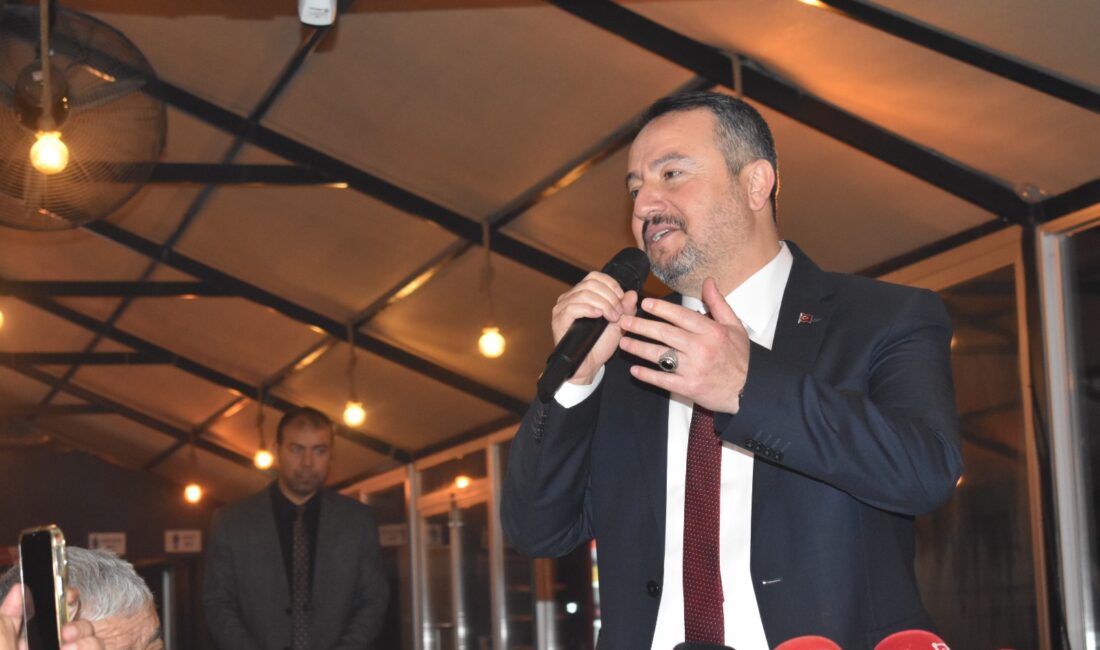 Sandıklı Belediye Başkanı Adnan Öztaş, belediye personelinin Ramazan Bayramı’nı daha