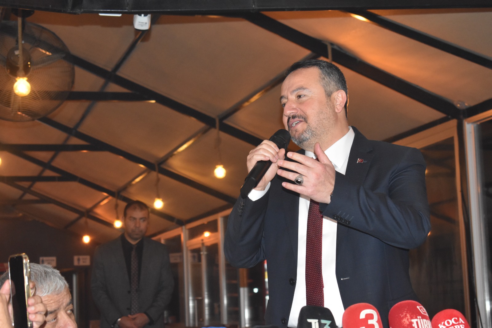 Sandıklı Belediye Başkanı Adnan Öztaş, belediye personelinin Ramazan Bayramı’nı daha