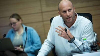 İsrail Meclisi’nde (Knesset) konuşan aşırı sağcı milletvekili Yitzhak Kroizer, Batı