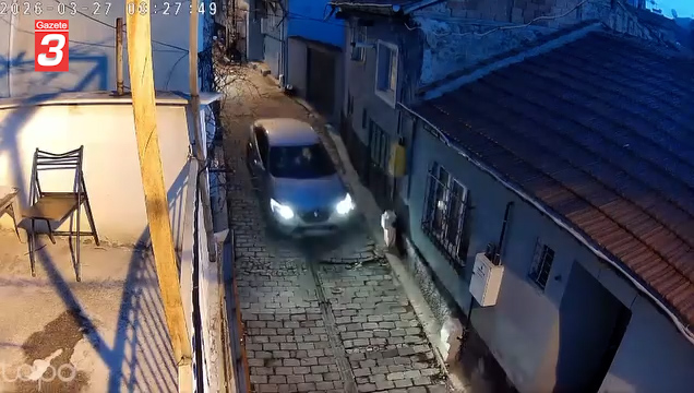 Afyonkarahisar'da sabah saat 06.30 sularında meydana gelen olayda, dar bir