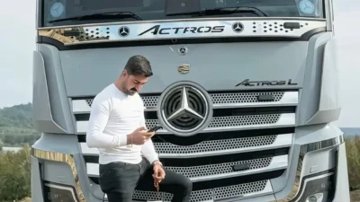 Sosyal medyada tır içinden paylaştığı videolar ve yol hikayeleriyle geniş