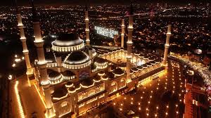 İslam dünyasının en mukaddes gecesi olarak kabul edilen Kadir Gecesi,