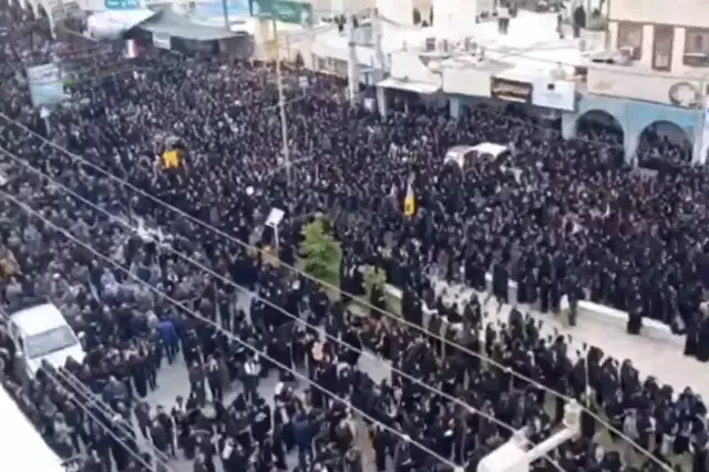 İran'ın Hürmüzgan eyaletinde bir ilkokulu hedef alan hava saldırısının ardından