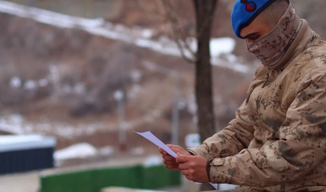 Samsun’un Tekkeköy ilçesindeki Kahyalı İlkokulu öğrencileri, vatan savunmasında görev yapan