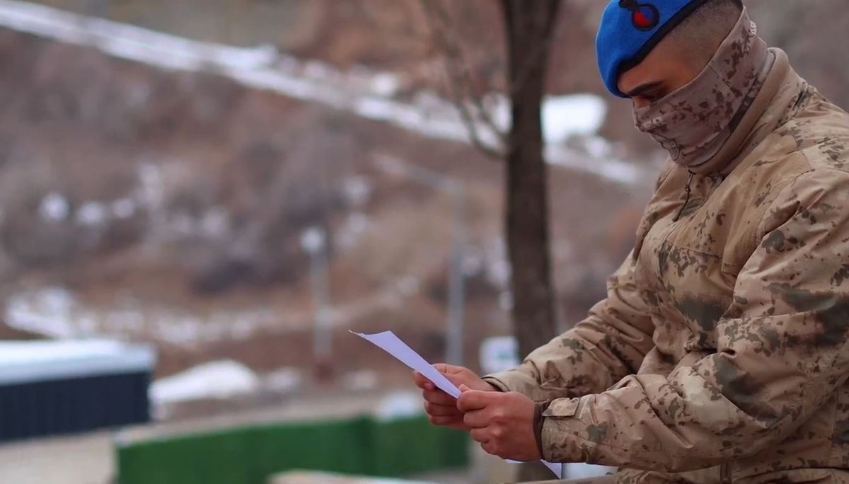 Samsun’un Tekkeköy ilçesindeki Kahyalı İlkokulu öğrencileri, vatan savunmasında görev yapan