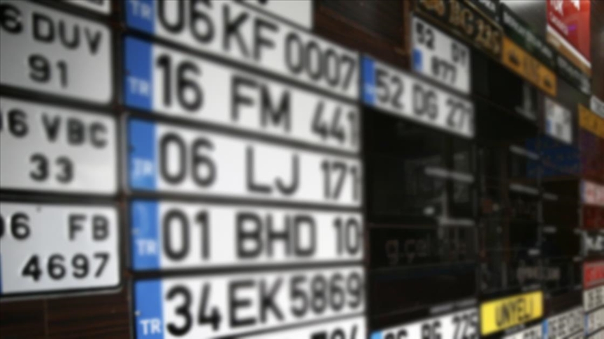 İçişleri Bakanı Mustafa Çiftçi'nin talimatıyla, standart dışı "Amerikan Pres Plaka"