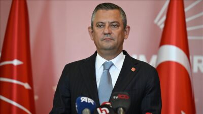 CHP Genel Başkanı Özgür Özel, partisinin TBMM grup toplantısında küresel