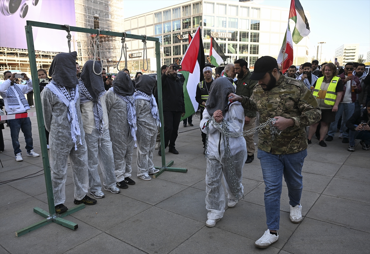 Almanya'nın başkenti Berlin'de, İsrail'de Filistinli esirlere uygulanması öngörülen idam cezası