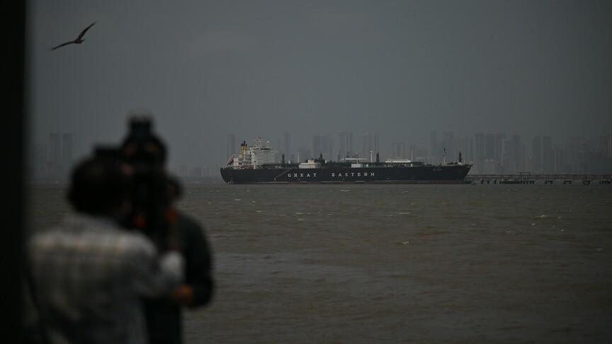 Hindistan hükümeti, ülke bayraklı ve sıvılaştırılmış petrol gazı (LPG) taşıyan