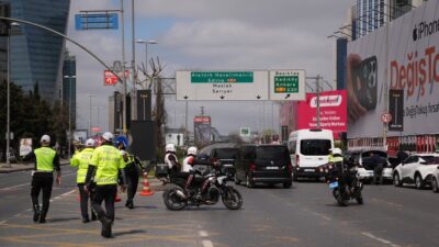 İstanbul Beşiktaş'ta, Yapı Kredi Plaza önündeki polis noktasına yönelik terör