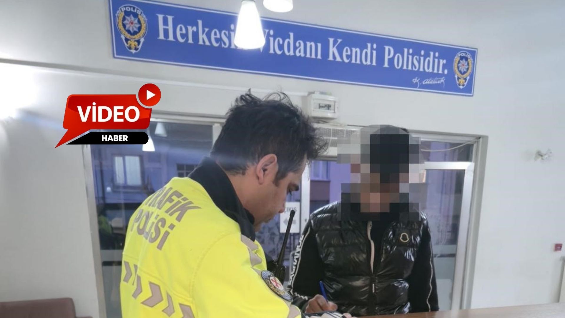 &nbsp; Afyonkarahisar’da 13 yaşındaki kız çocuğuna çarpıp ardından arkasına bile