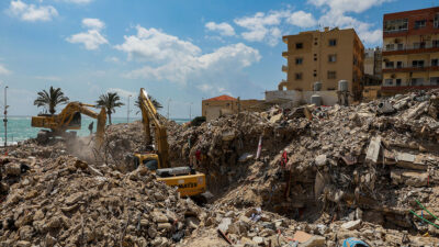 İsrail ordusunun, geçici ateşkese rağmen Lübnan'ın güneyindeki El-Hıyam kasabasında çok