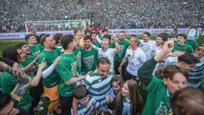 Bursaspor, Nesine 2. Lig Kırmızı Grup'ta şampiyonluğunu ilan ederek 1.