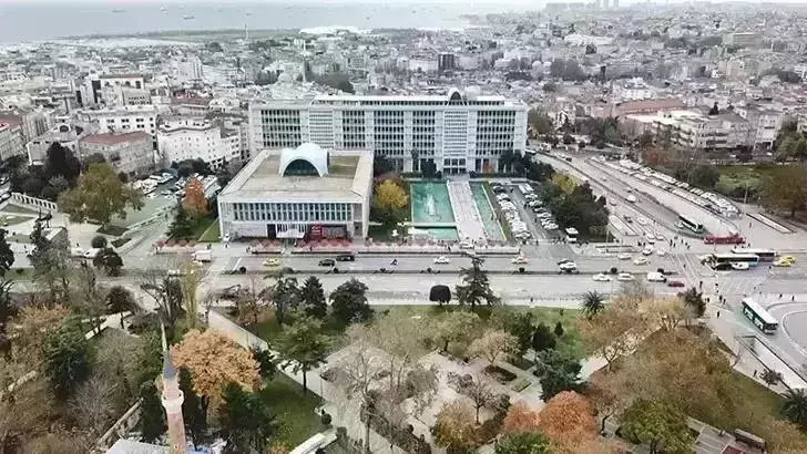 İBB'ye yönelik 'Yolsuzluk' davasında aralarında görevinden uzaklaştırılan Ekrem İmamoğlu’nun da