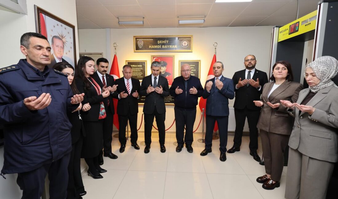 Afyonkarahisar Valisi Naci Aktaş ve eşi Nagihan Aktaş, Afyonkarahisar’ın Bayat