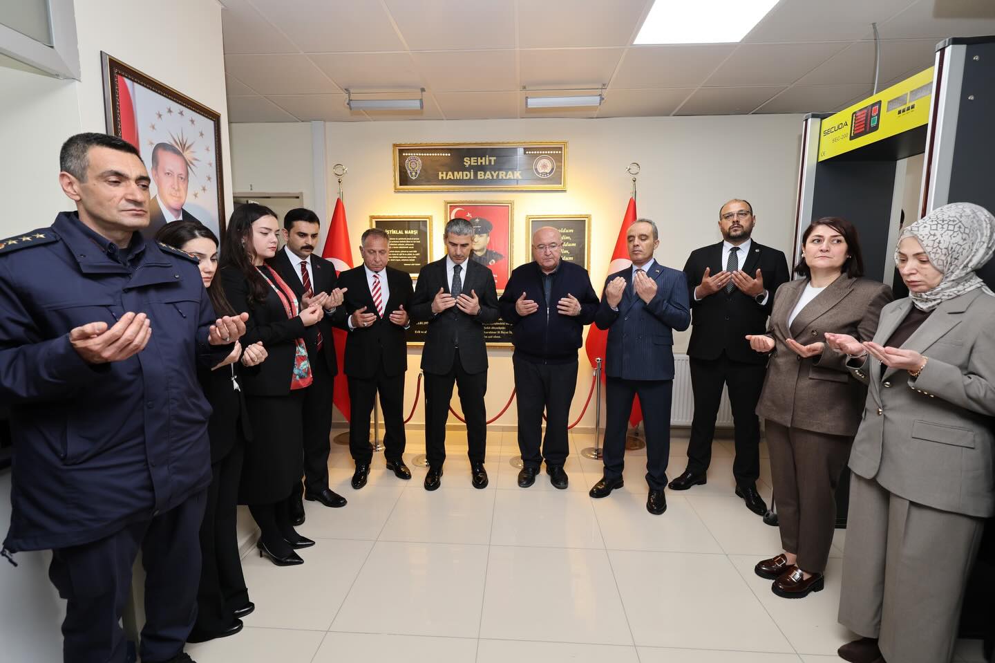 Afyonkarahisar Valisi Naci Aktaş ve eşi Nagihan Aktaş, Afyonkarahisar’ın Bayat