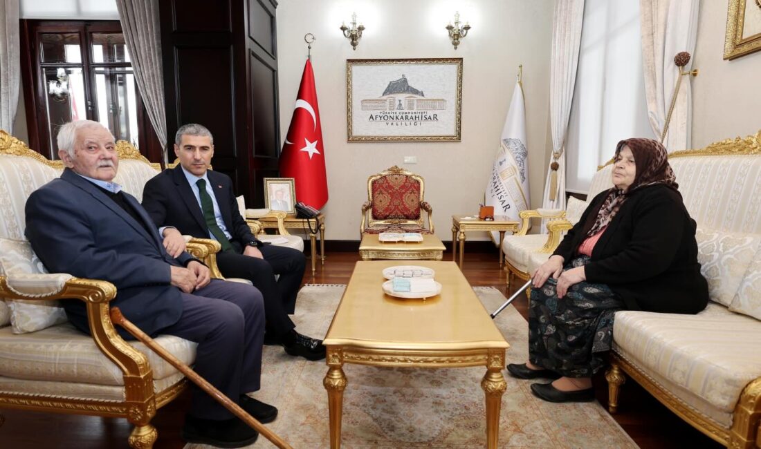 Afyonkarahisar’da şehit aileleri, Vali Dr. Naci Aktaş’ı ziyaret ederek duygu