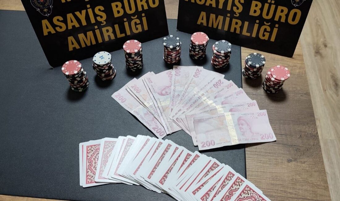 Aydın'ın Kuşadası ilçesinde 4 işletmeye yönelik yapılan 'kumar' baskınında 16