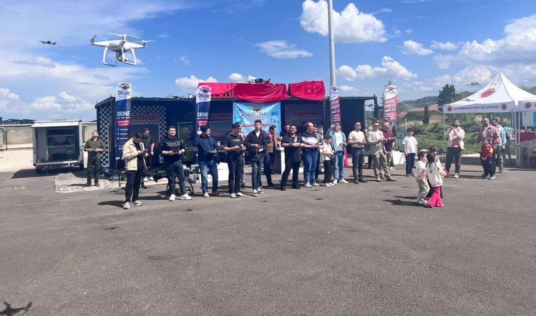 Afyonkarahisar’da hafta sonu teknoloji ve havacılık meraklılarını bir araya getiren