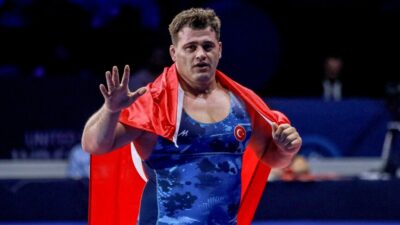 Milli sporcu Rıza Kayaalp, Avrupa güreş şampiyonalarında 13'üncü altın madalyasını