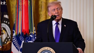 ABD Başkanı Donald Trump'ın, İran'a ait limanlara yönelik daha uzun