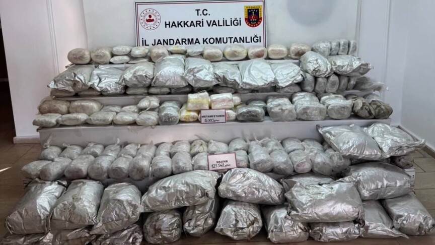 İçişleri Bakanlığı, Van ve Hakkari'de jandarma tarafından uyuşturucu madde imalatçılarına