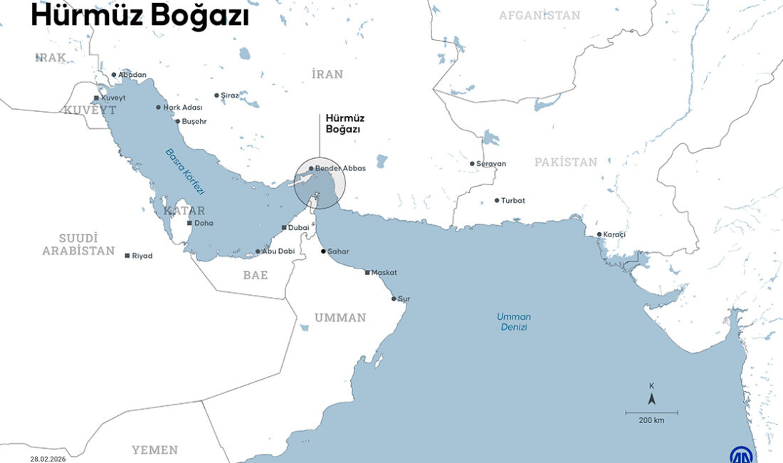 Dünya genelinde petrol sevkiyatının kalbi konumunda olan Hürmüz Boğazı'nda sular