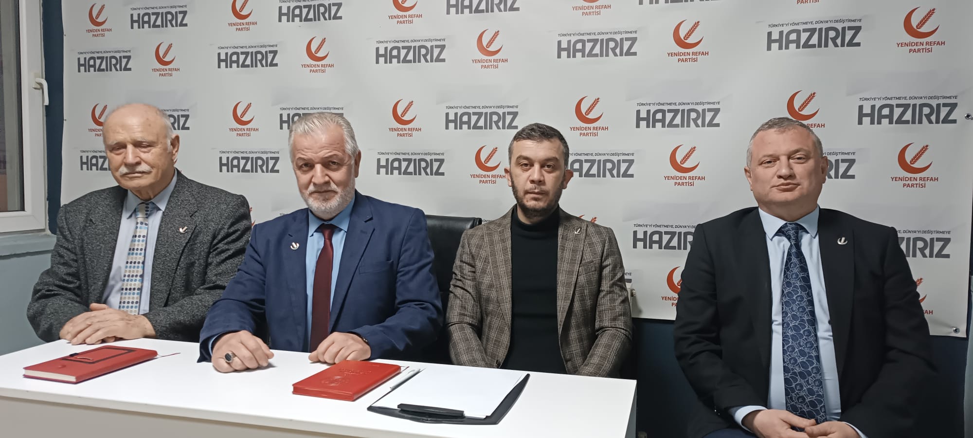 Yeniden Refah Partisi Afyonkarahisar İl Divan Kurulu, parti il binasında