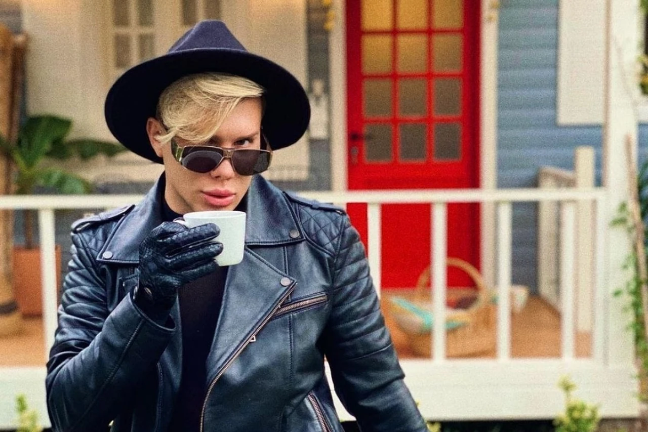 Sosyal medya dünyasının en renkli ve tartışılan isimlerinden biri olan