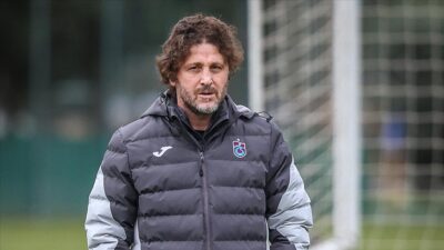 Trabzonspor Kulübü Başkanı Ertuğrul Doğan, teknik direktörleri Fatih Tekke'nin sahip