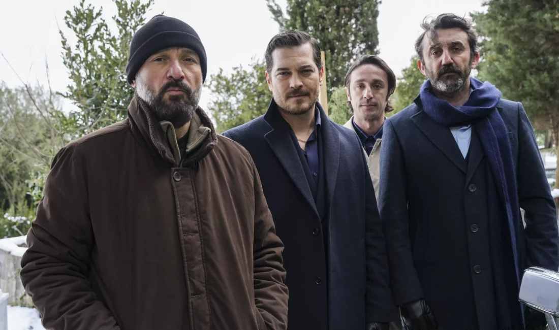 Başrollerini Çağatay Ulusoy ve Demet Özdemir’in paylaştığı sevilen dizi "Eşref