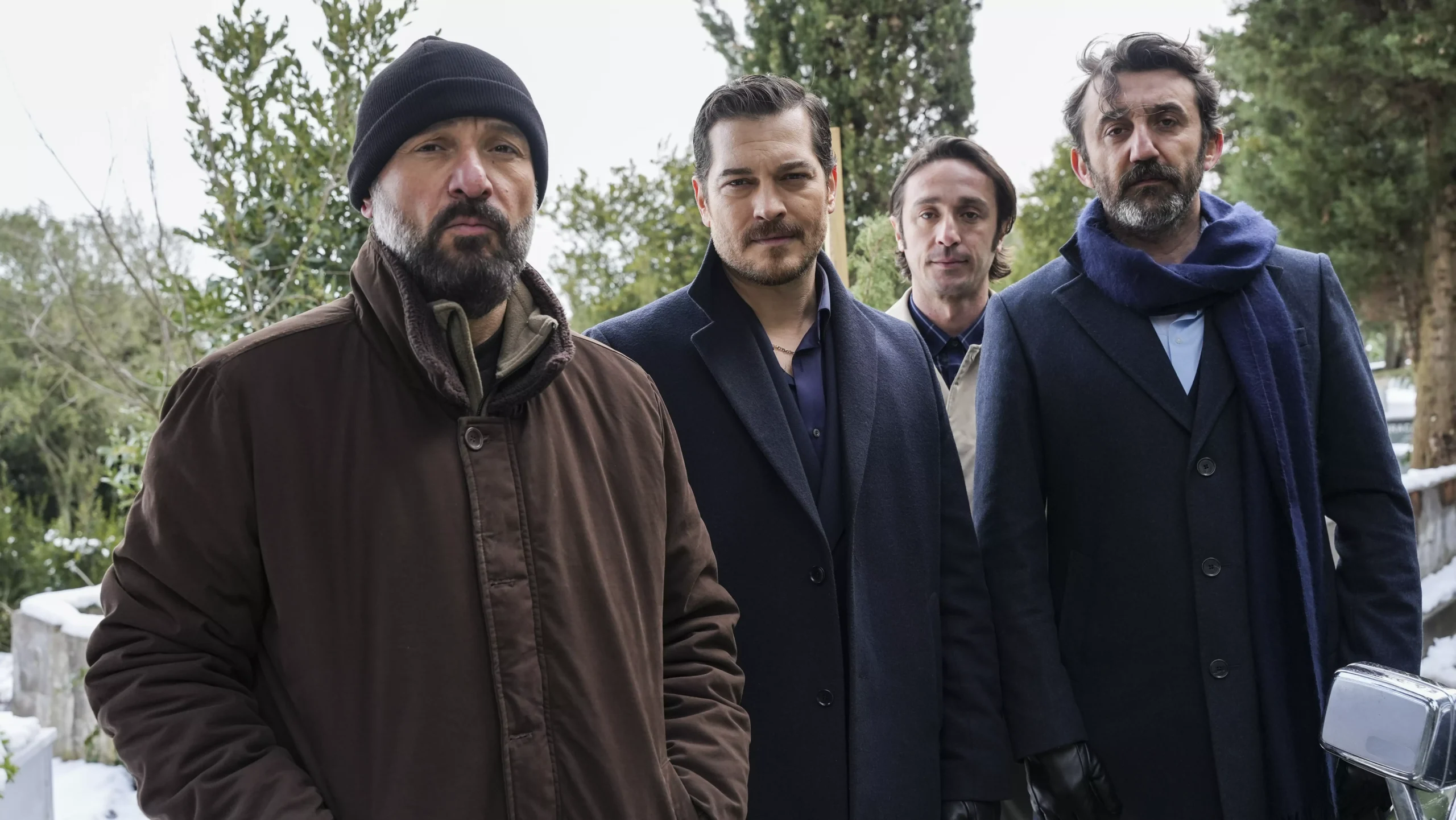 Başrollerini Çağatay Ulusoy ve Demet Özdemir’in paylaştığı sevilen dizi "Eşref