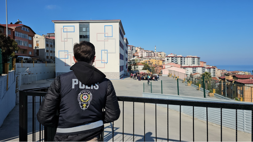 İçişleri Bakanı Mustafa Çiftçi imzasıyla yayımlanan "Okul ve Çevresi Güvenlik