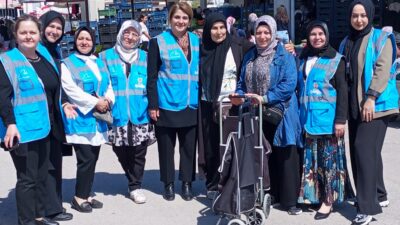 AK Parti Afyonkarahisar İl Kadın Kolları Başkanı Hülya Kalaycı ve