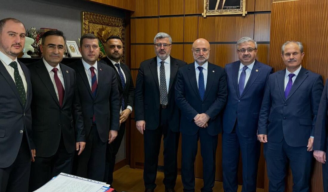 Türkiye Büyük Millet Meclisi çatısı altında gerçekleşen buluşmada, AK Parti