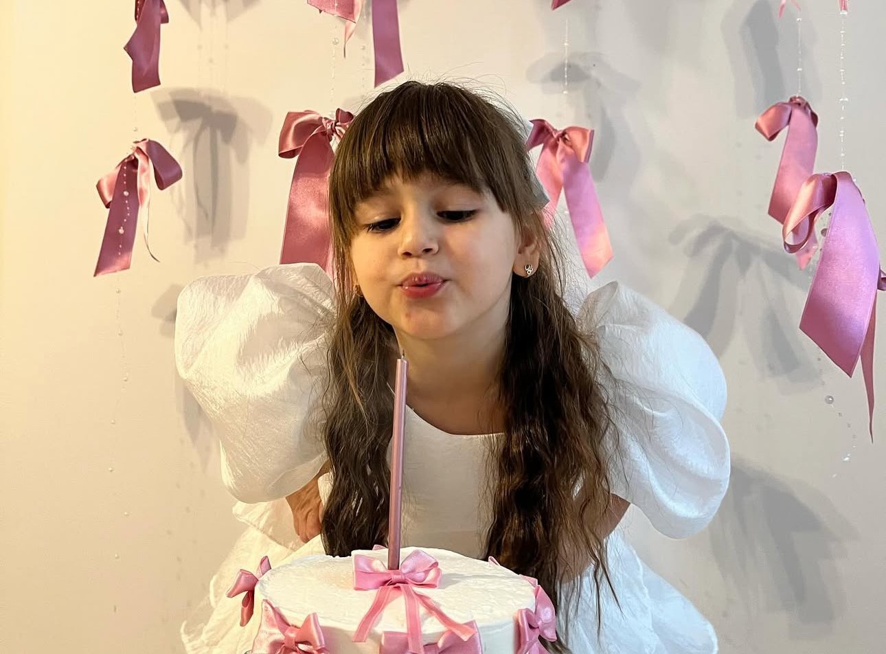 Kocaeli’nin Gebze ilçesinde okul çıkışı servis minibüsünün altında kalarak hayatını