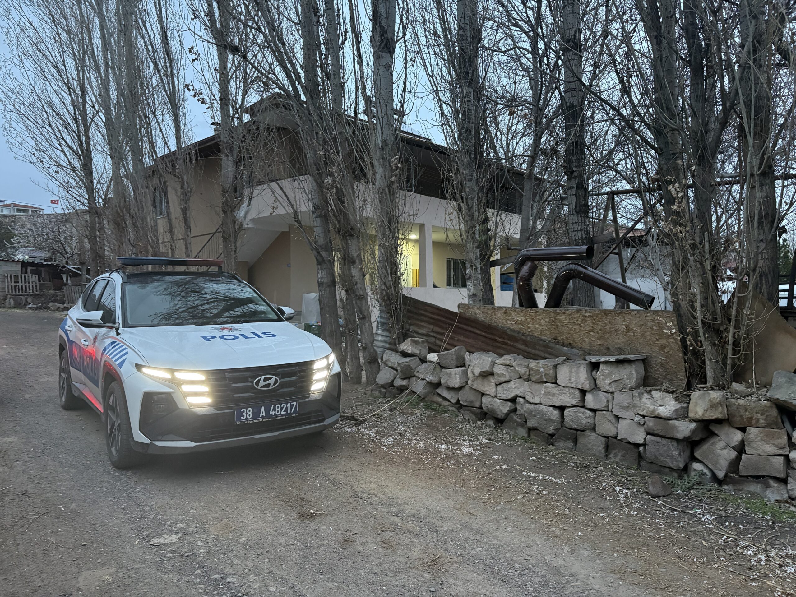 Kayseri’nin Kocasinan ilçesinde müstakil bir evde yaşayan iki kardeş, sobadan