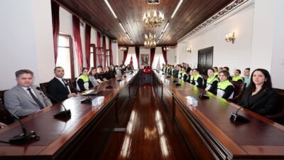 Afyonkarahisar Valisi Dr. Naci Aktaş, hem spor sahalarında hem de