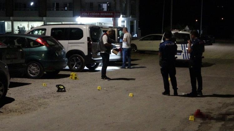 Malatya'da bir düğün salonunda akrabalar arasında çıkan ve iki kişinin