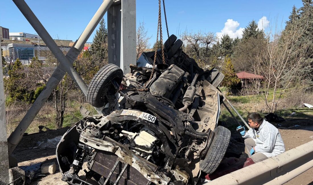 Ankara'nın Kahramankazan ilçesinde sabah saatlerinde meydana gelen korkunç trafik kazası